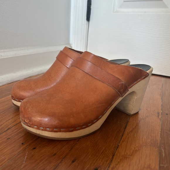 Sweedish Hasbeens Clogs - Picture 1 of 6